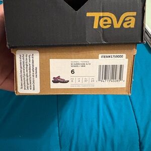 Teva Women's Hurricane XLT2 Sandals - Burgundy